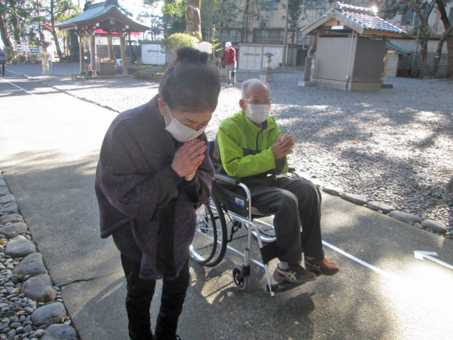 藤枝市老人ホーム_初詣