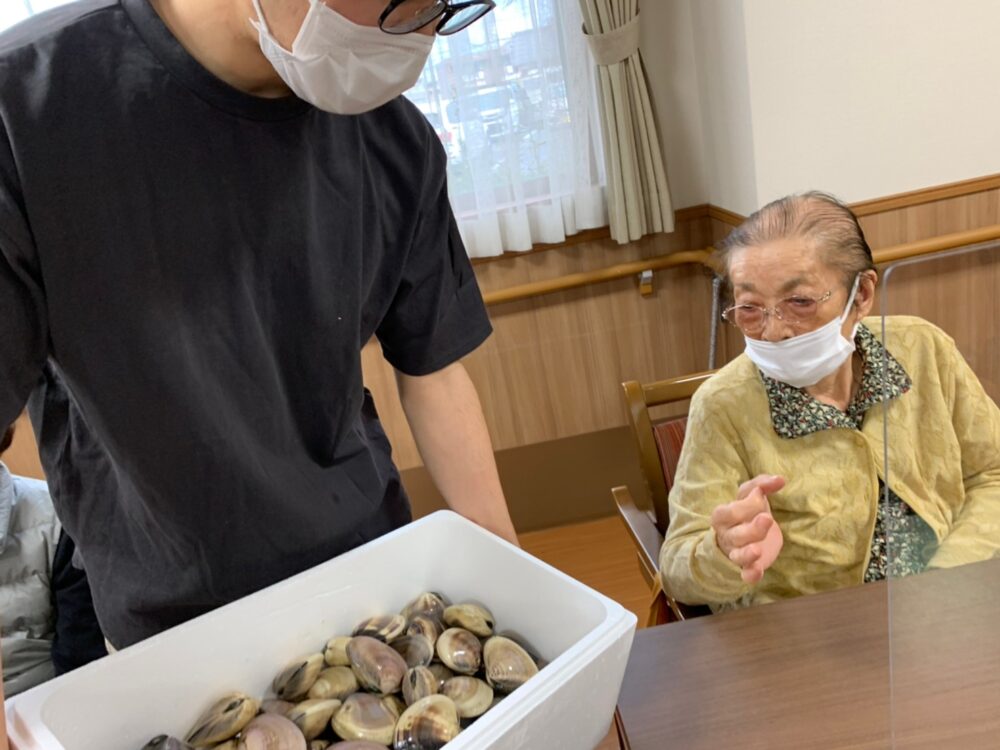 藤枝市老人ホーム_4月の石橋亭「はまぐりの酒蒸し」