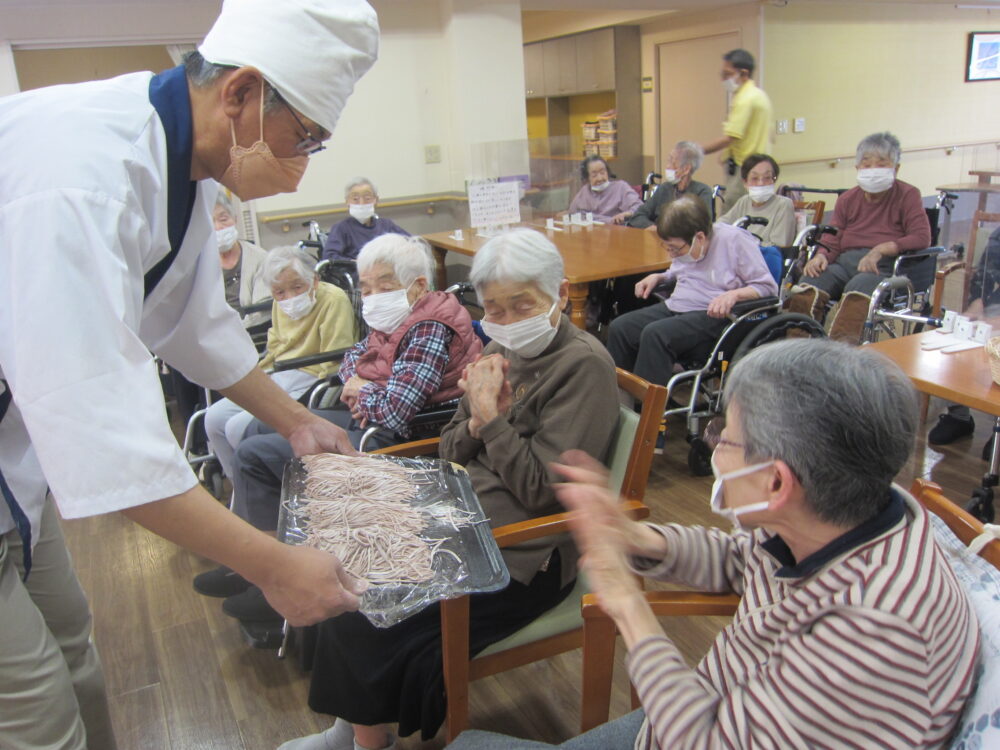 静岡市葵区有料老人ホーム_そば打ち