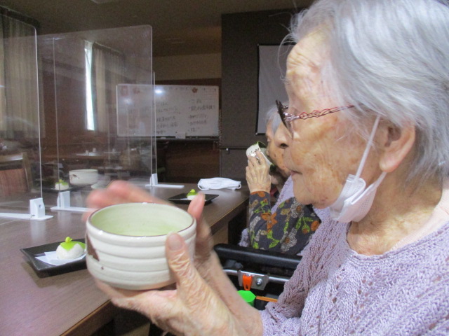 駿東郡長泉町老人ホーム_五感で感じるお茶会