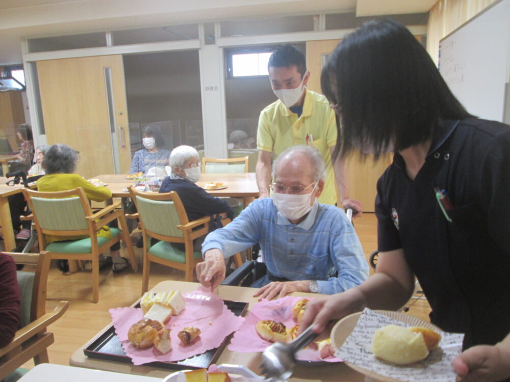 藤枝市老人ホーム_高柳パン祭り