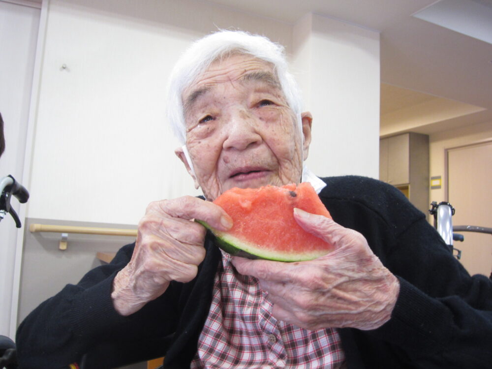 静岡市葵区有料老人ホーム_すいか割り