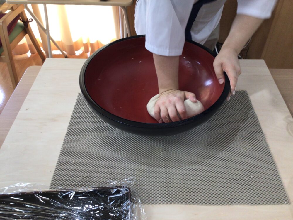 藤枝市老人ホーム_8月蕎麦打ち