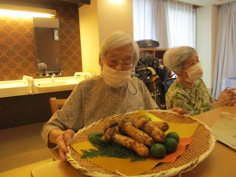 静岡市葵区有料老人ホーム_松茸を味わう季節