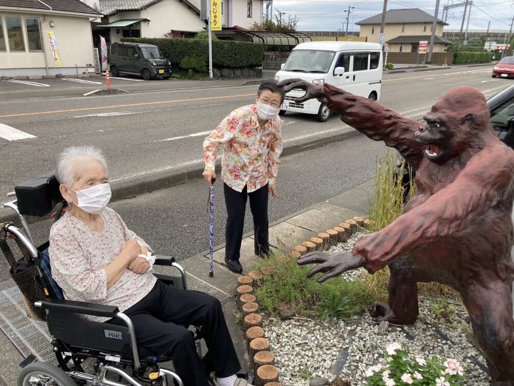 藤枝市老人ホーム_朝の歩行運動