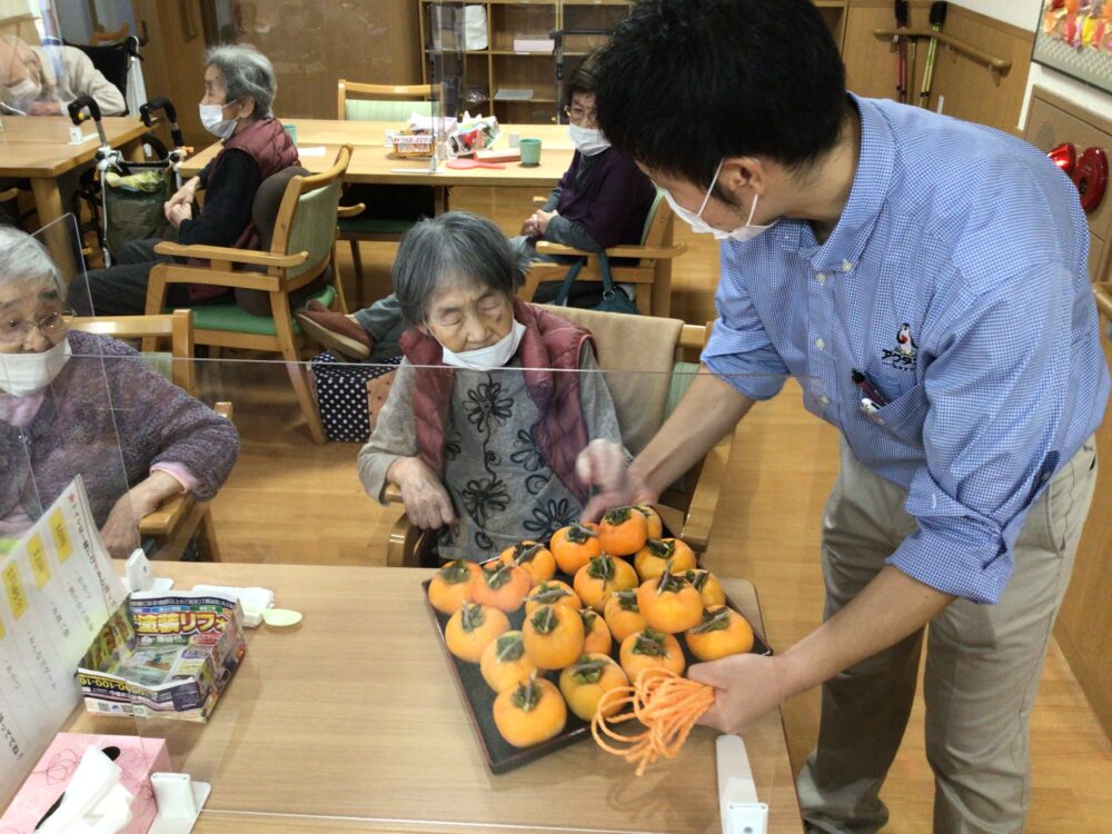 藤枝市老人ホーム_干し柿作り