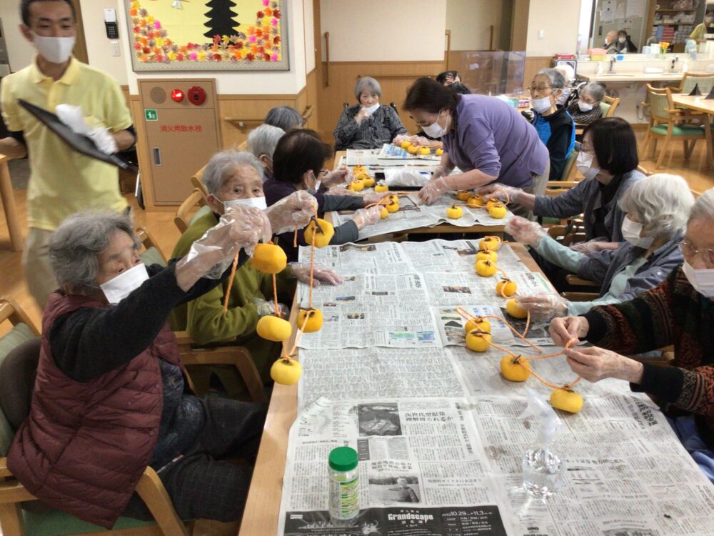 藤枝市老人ホーム_干し柿作り