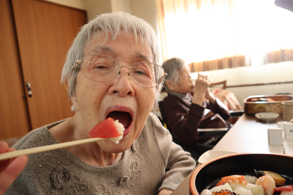 静岡市葵区有料老人ホーム_花水木ランチ吉野鮨