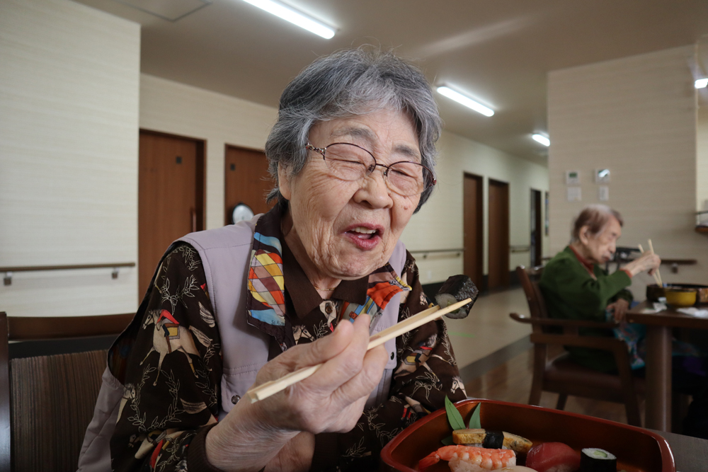 静岡市葵区有料老人ホーム_花水木ランチ吉野鮨