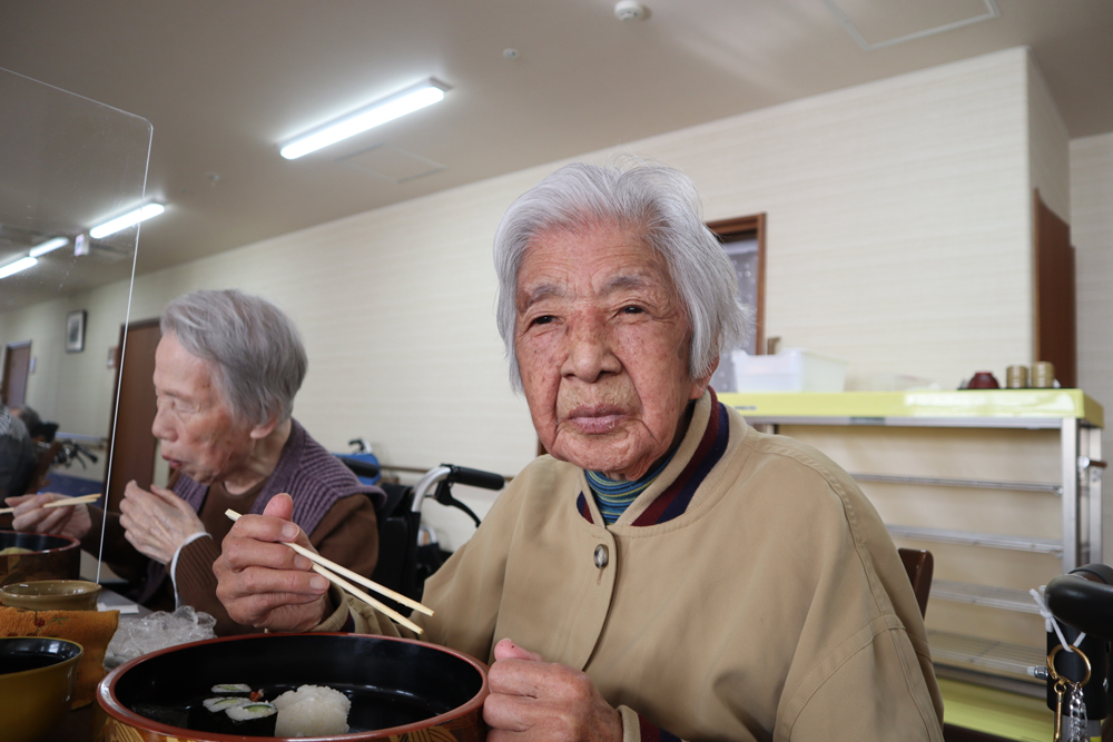 静岡市葵区有料老人ホーム_花水木ランチ吉野鮨