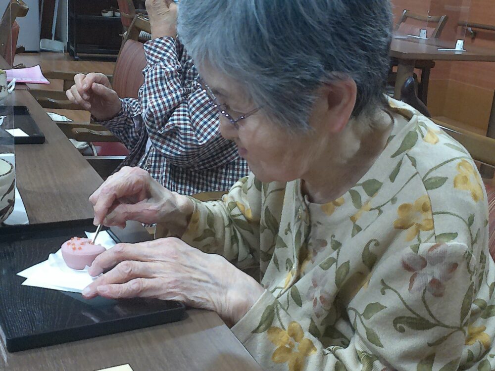 駿東郡長泉町老人ホーム_1月のお茶会