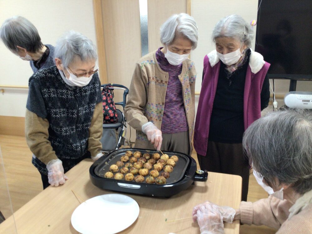 静岡市北区老人ホーム_たこ焼きパーティー