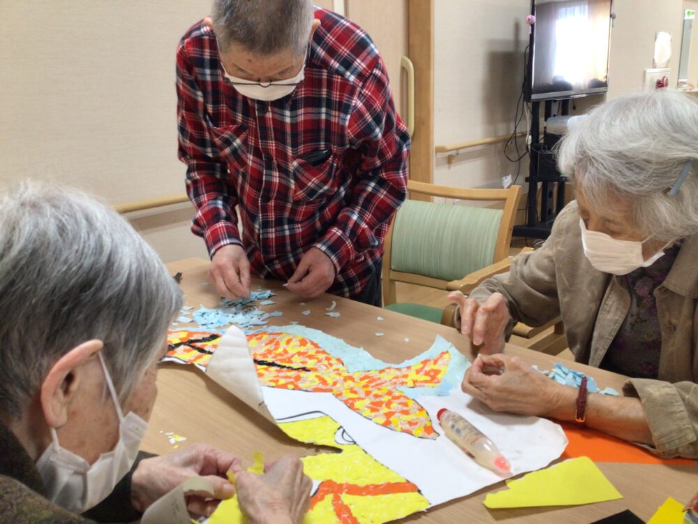 浜松市北区老人ホーム_こいのぼりづくり