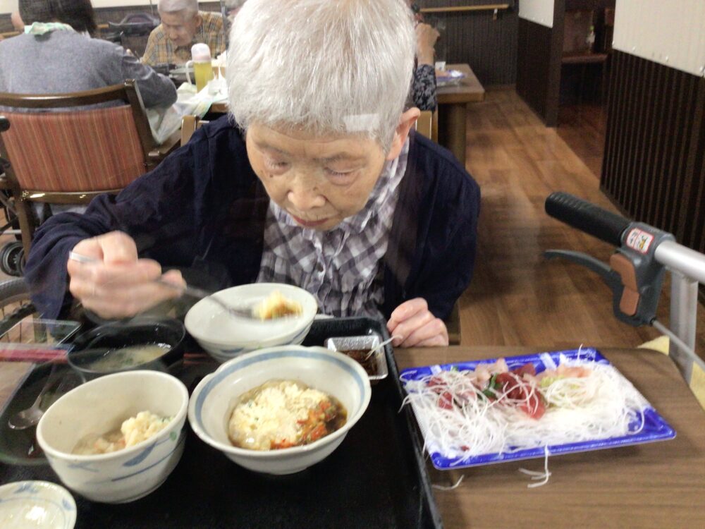 藤枝市老人ホーム_お刺身イベント