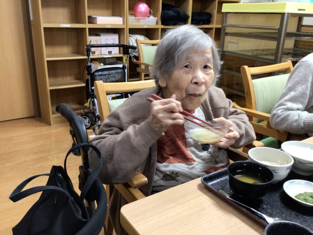 藤枝市老人ホーム_蕎麦打ち冷やしとろろ蕎麦