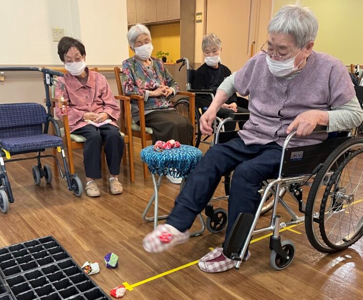 静岡市葵区有料老人ホーム_楽しく機能訓練レクリエーション