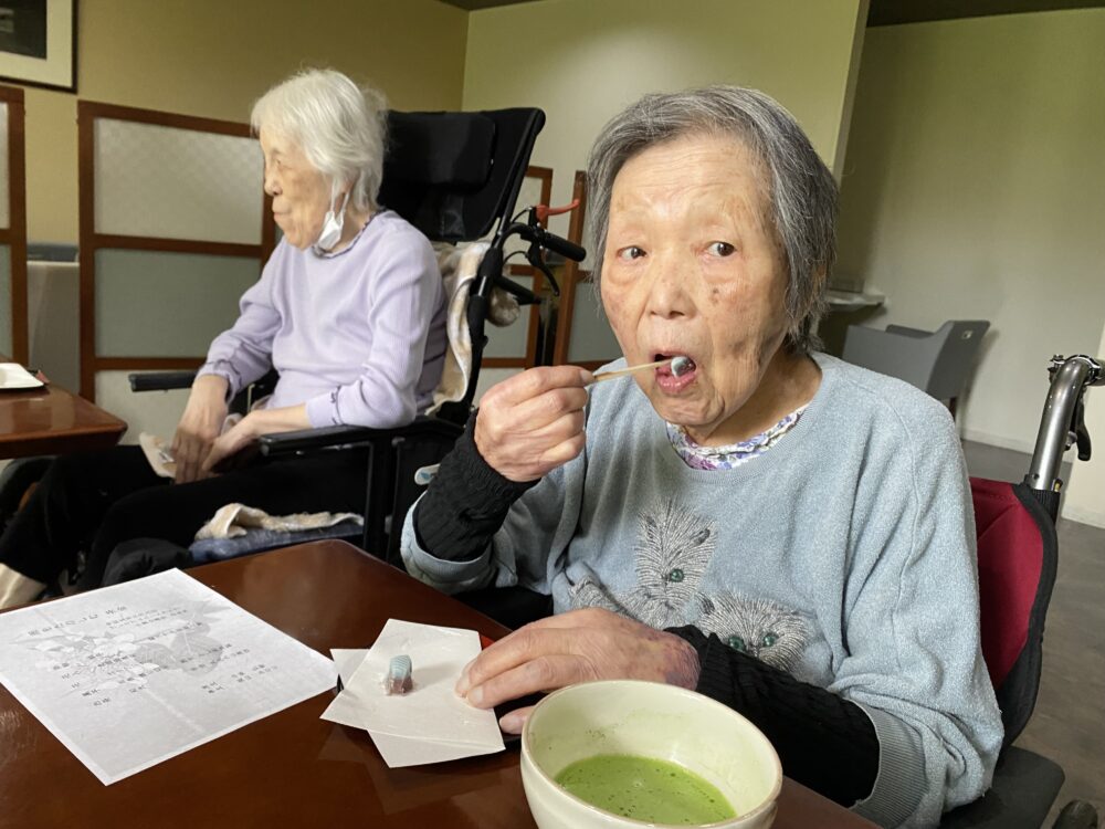 静岡市駿河区有料老人ホーム_雨を楽しむ茶会