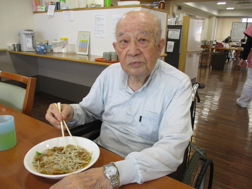 静岡市葵区有料老人ホーム_なめこおろしそば