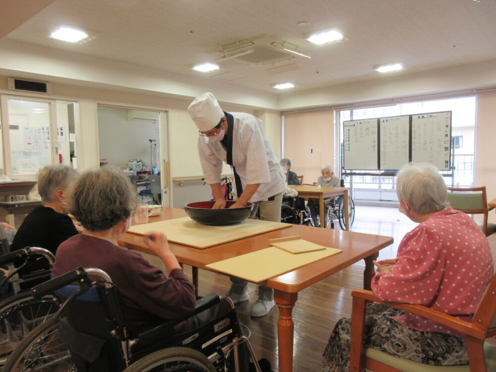 静岡市葵区有料老人ホーム_なめこおろしそば