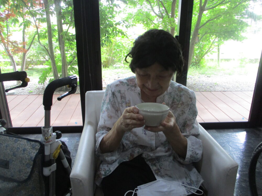 静岡市駿河区有料老人ホーム_雨を楽しむ茶会