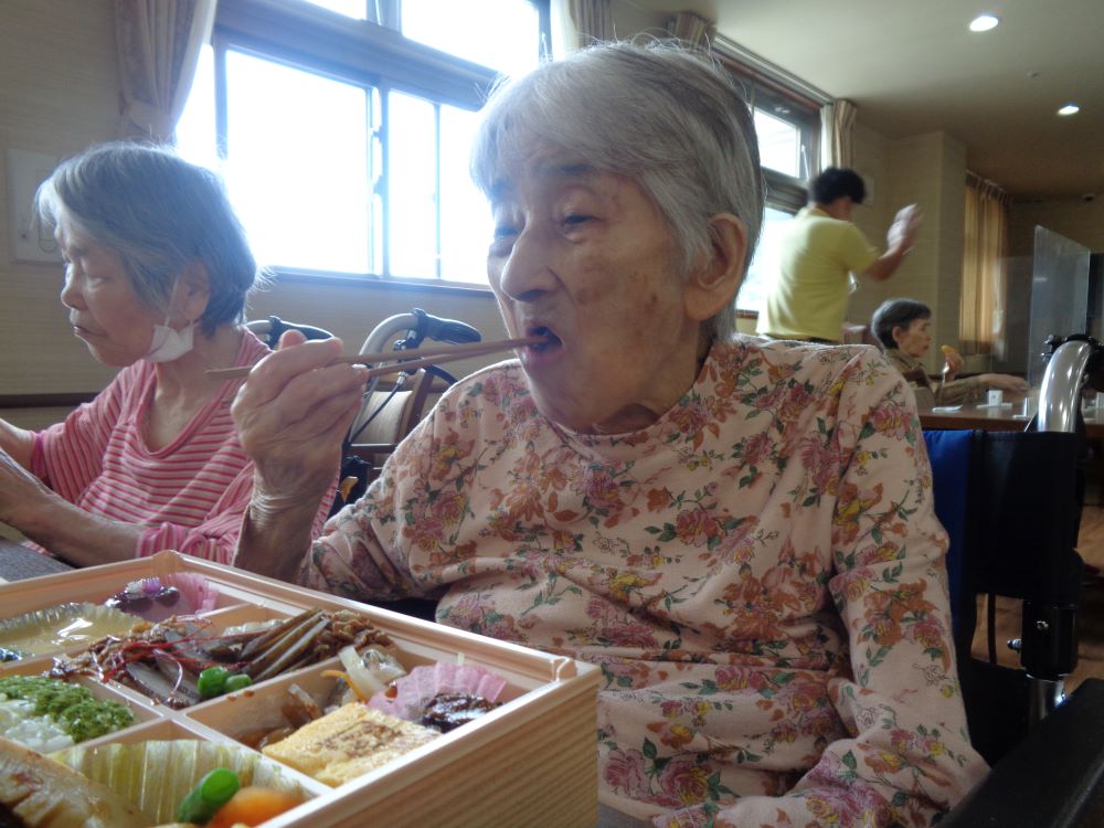 静岡市葵区有料老人ホーム_食を愉しむ花水木ランチ
