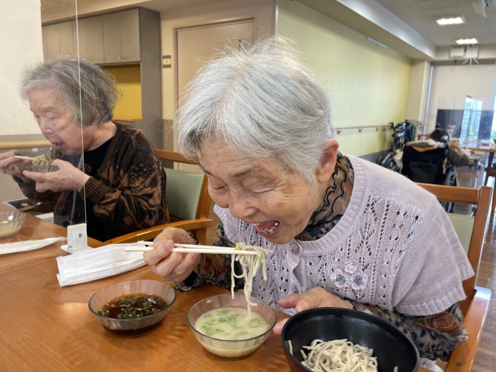 静岡市葵区有料老人ホーム_そばうち2種のそばつゆ