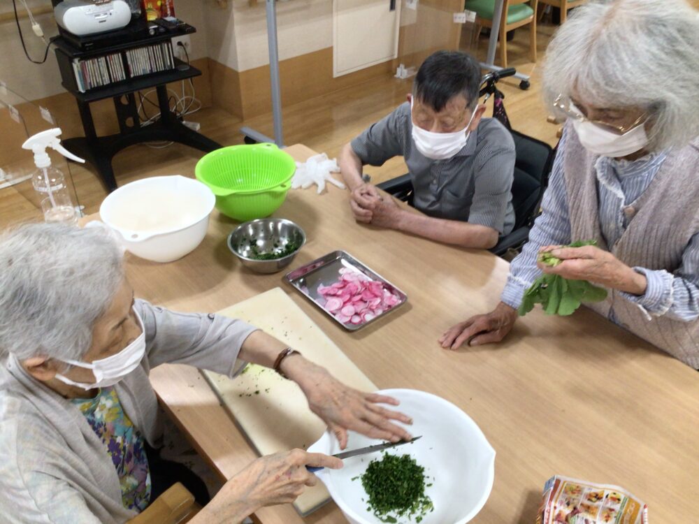 浜松市老人ホーム_併設のデイサービスで行う園芸療法