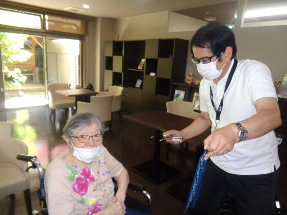 静岡市葵区有料老人ホーム_メガネの相談会開催
