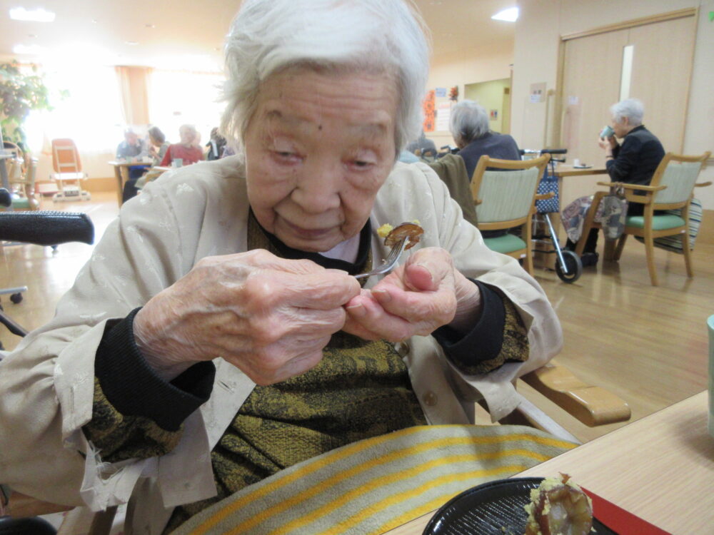 浜松市老人ホーム_栗スイーツのおもてなし