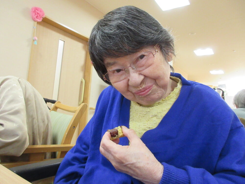 浜松市老人ホーム_栗スイーツのおもてなし