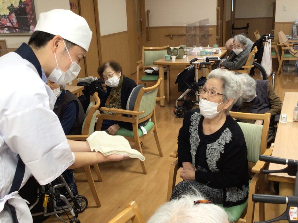 藤枝市老人ホーム_蕎麦打ちかき揚げ蕎麦