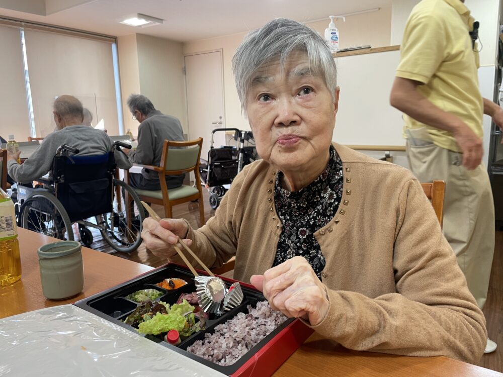 静岡市葵区有料老人ホーム_花水木ランチ「オステリアマツカゼ」のお弁当