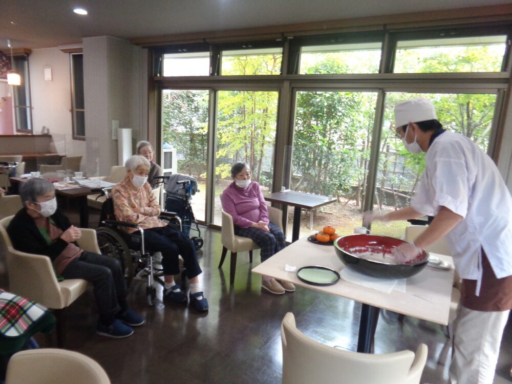 静岡市葵区有料老人ホーム_蕎麦打ちを行いました