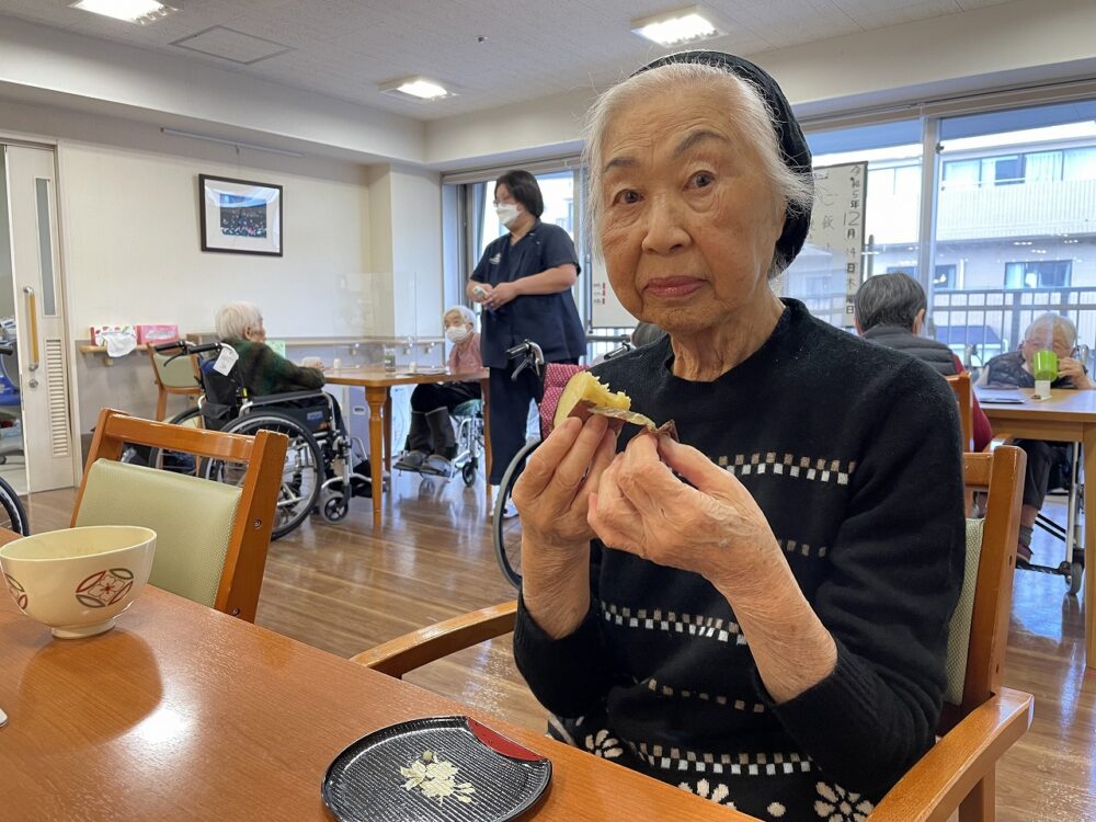 静岡市葵区有料老人ホーム_お抹茶と焼き芋