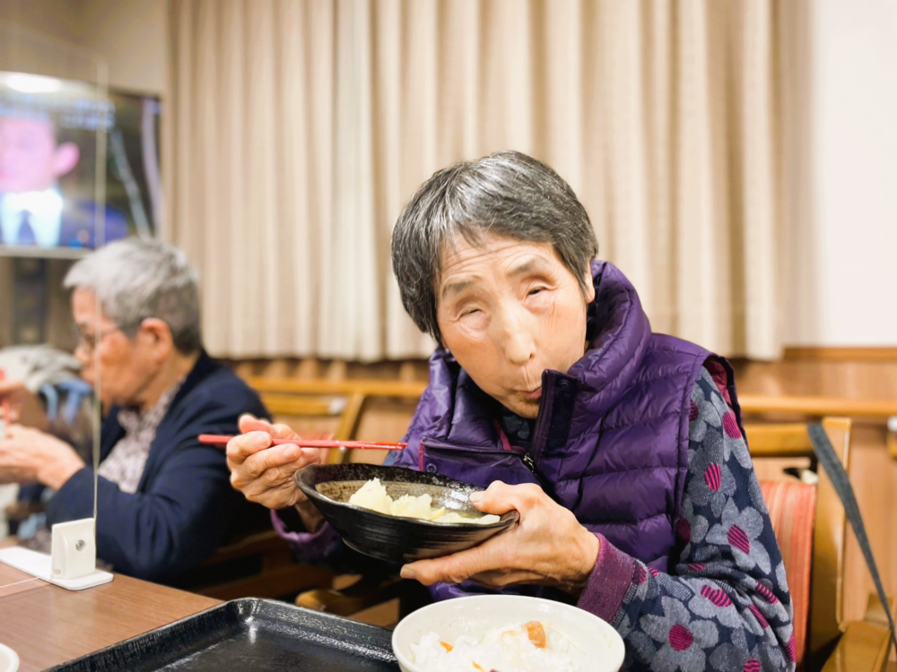 藤枝市老人ホーム_今月のおもてなしお野菜たっぷりポトフ