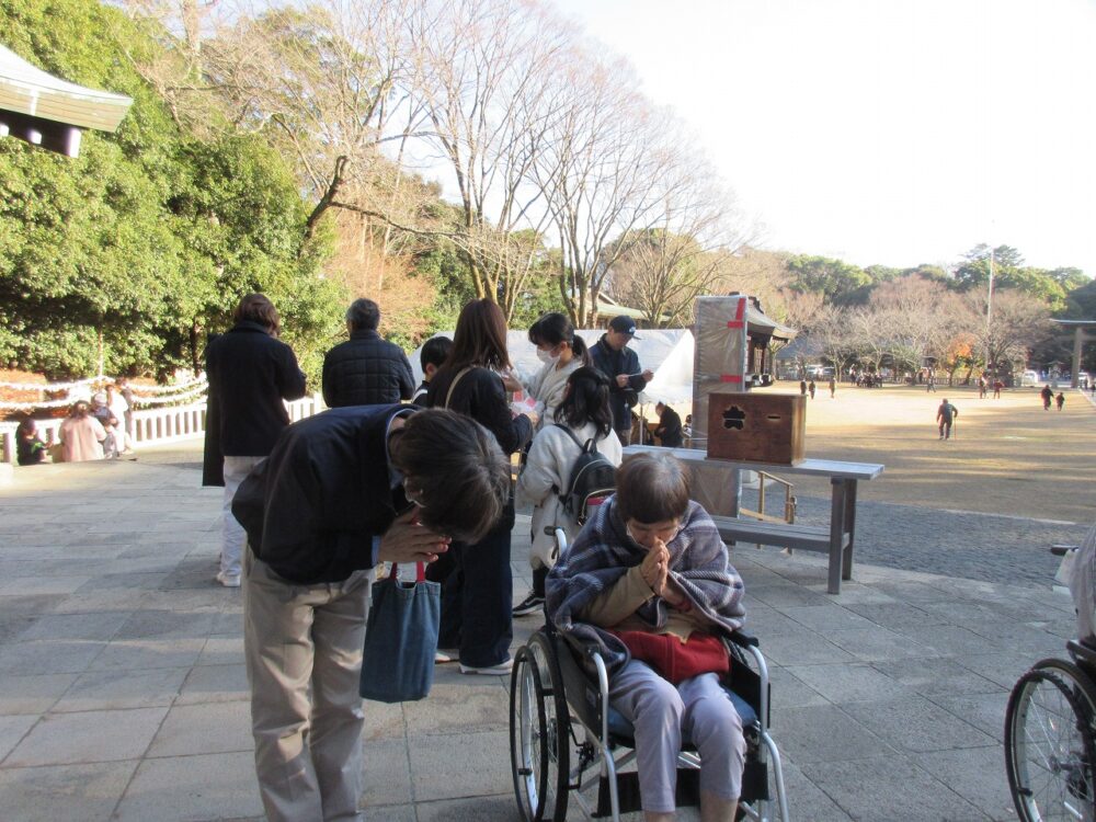 静岡市葵区有料老人ホーム_護国神社へ初詣に行ってきました
