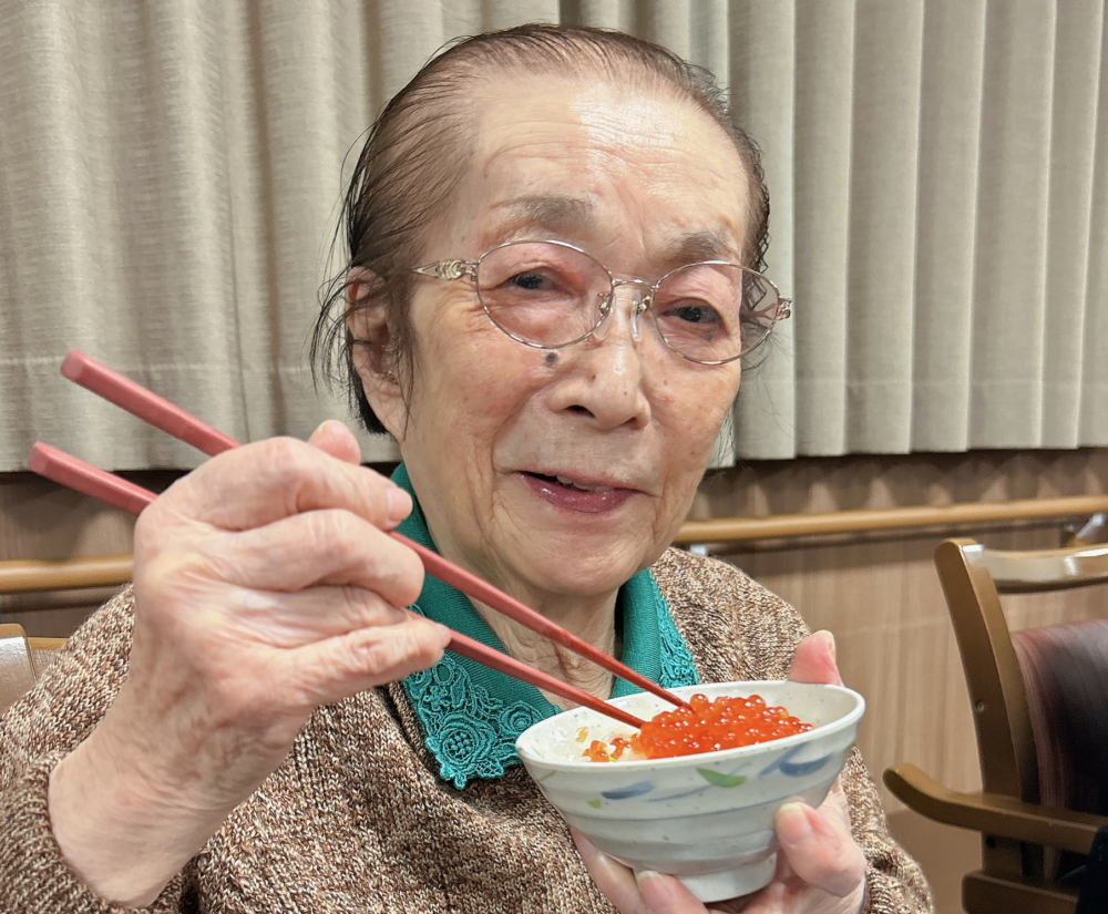 藤枝市老人ホーム_１月YU－KA食堂絶品こぼれいくら