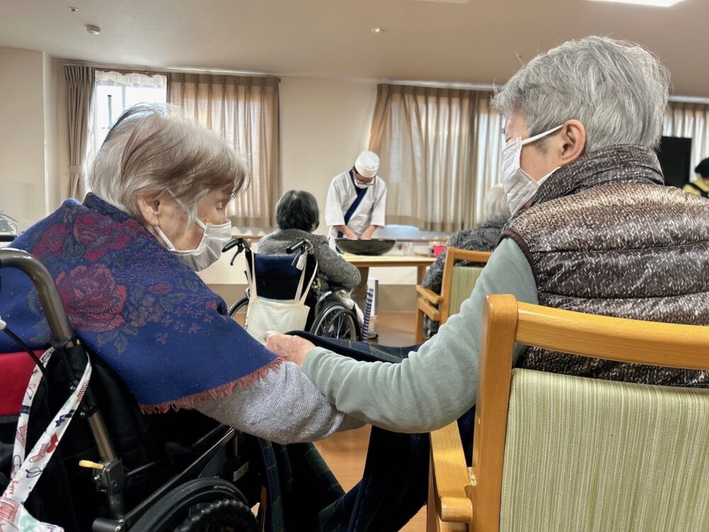 藤枝市老人ホーム_１月蕎麦打ち身体温まるお雑煮そば