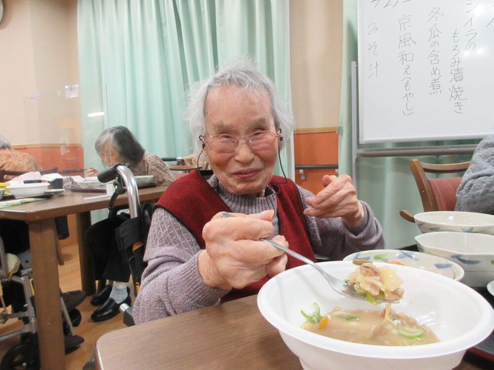 浜松市老人ホーム_豚汁づくり