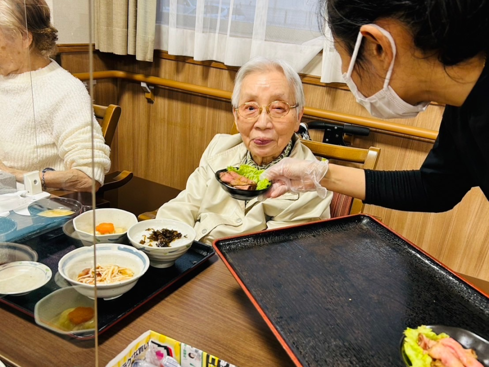 藤枝市老人ホーム_２月のイベント食やわらかローストビーフ