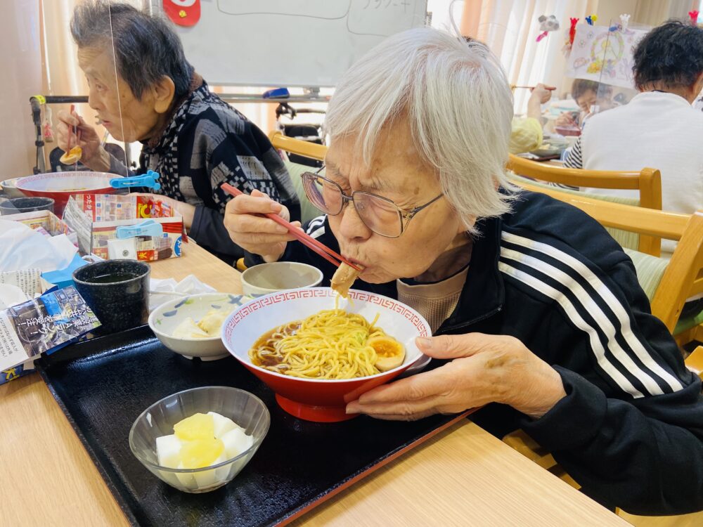 静岡市清水区老人ホーム_醤油ラーメン