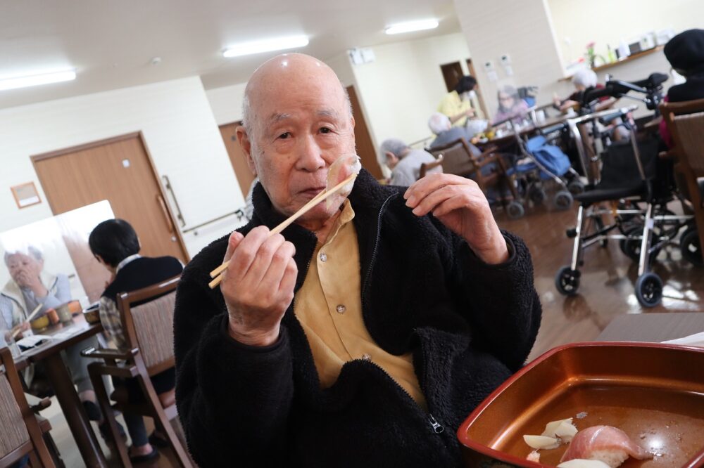 静岡市葵区有料老人ホーム_３月の花水木ランチ