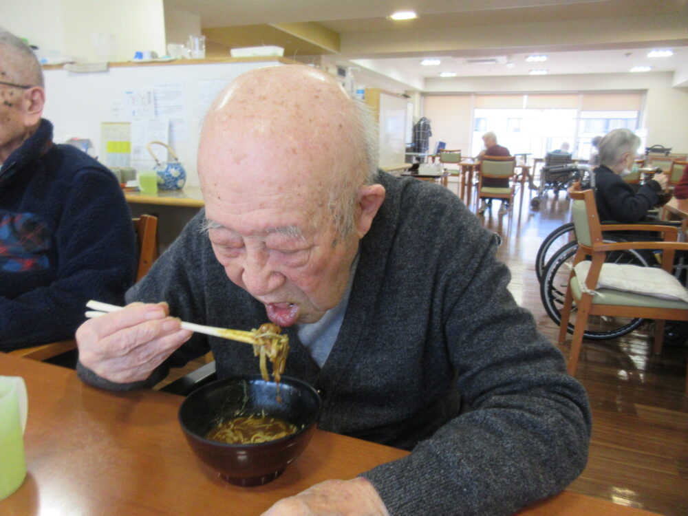 静岡市葵区有料老人ホーム_変わりそばカレーそば