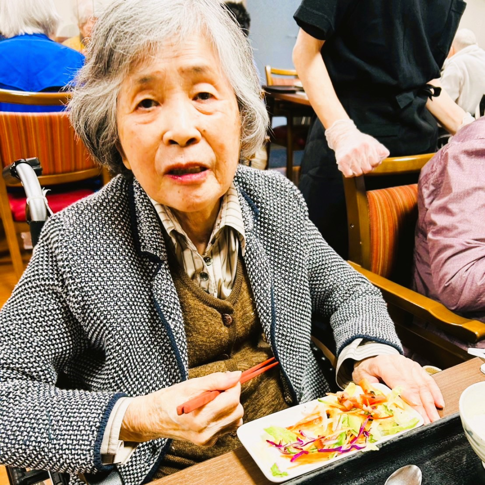 藤枝市老人ホーム_今月のおもてなし10種の彩りサラダ