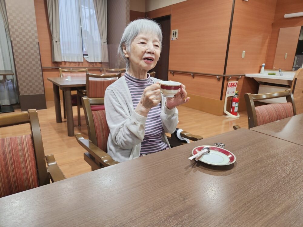 駿東郡長泉町老人ホーム_4月の紅茶会