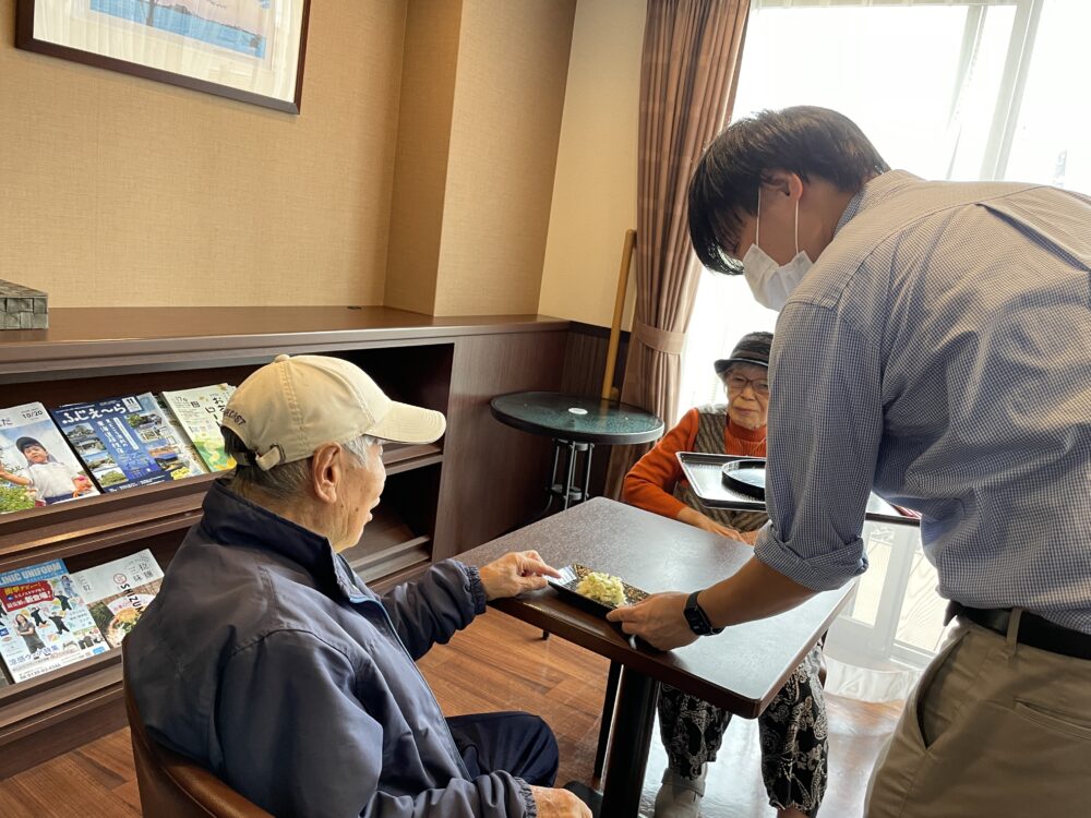 藤枝市老人ホーム_ポテトサラダ作り後編