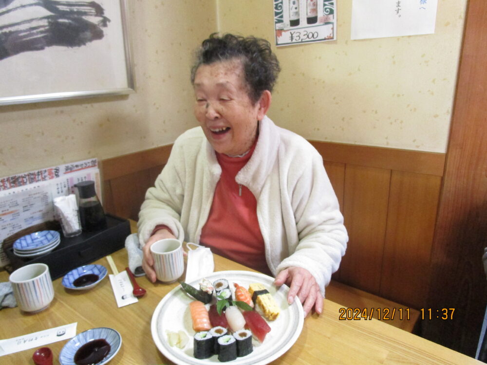 静岡市清水区老人ホーム_食べ歩きツアー吉野寿司