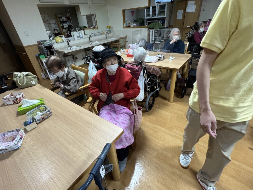 藤枝市老人ホーム_作業療法士監修下肢筋力運動