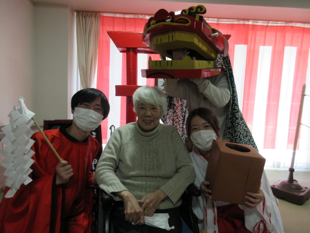 静岡市葵区老人ホーム_初詣千代田神社2025
