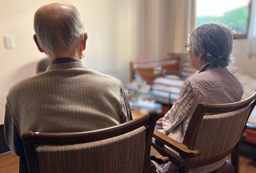 老人ホームに夫婦で入居するには